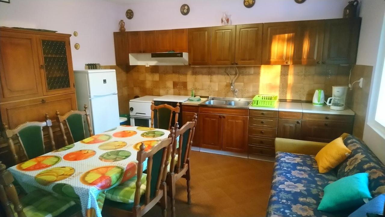 Apartment Vidas Kampor Luaran gambar