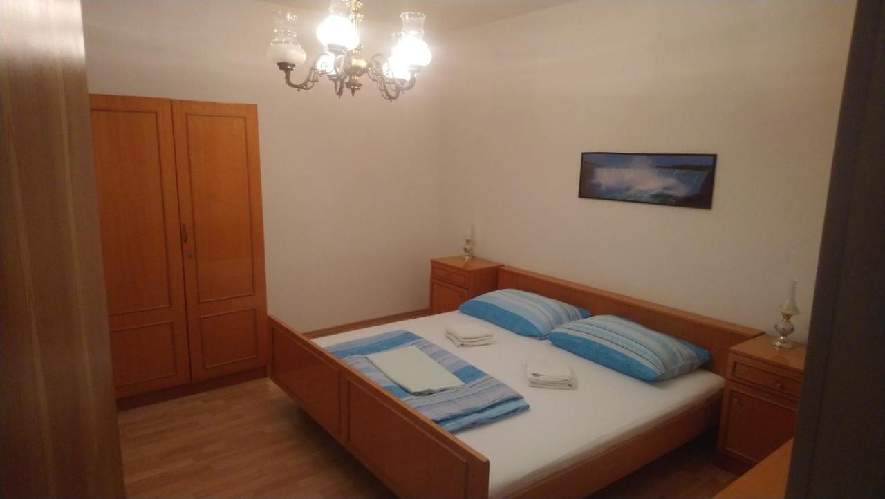Apartment Vidas Kampor Luaran gambar